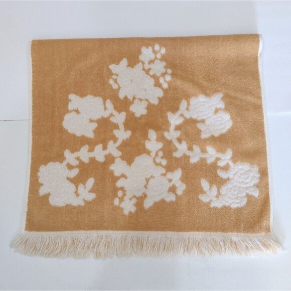 Vintage 70s Cannon Monticello Sculpted Floral Gold White Towel Retro 22 X 40 - Picture 2 of 12